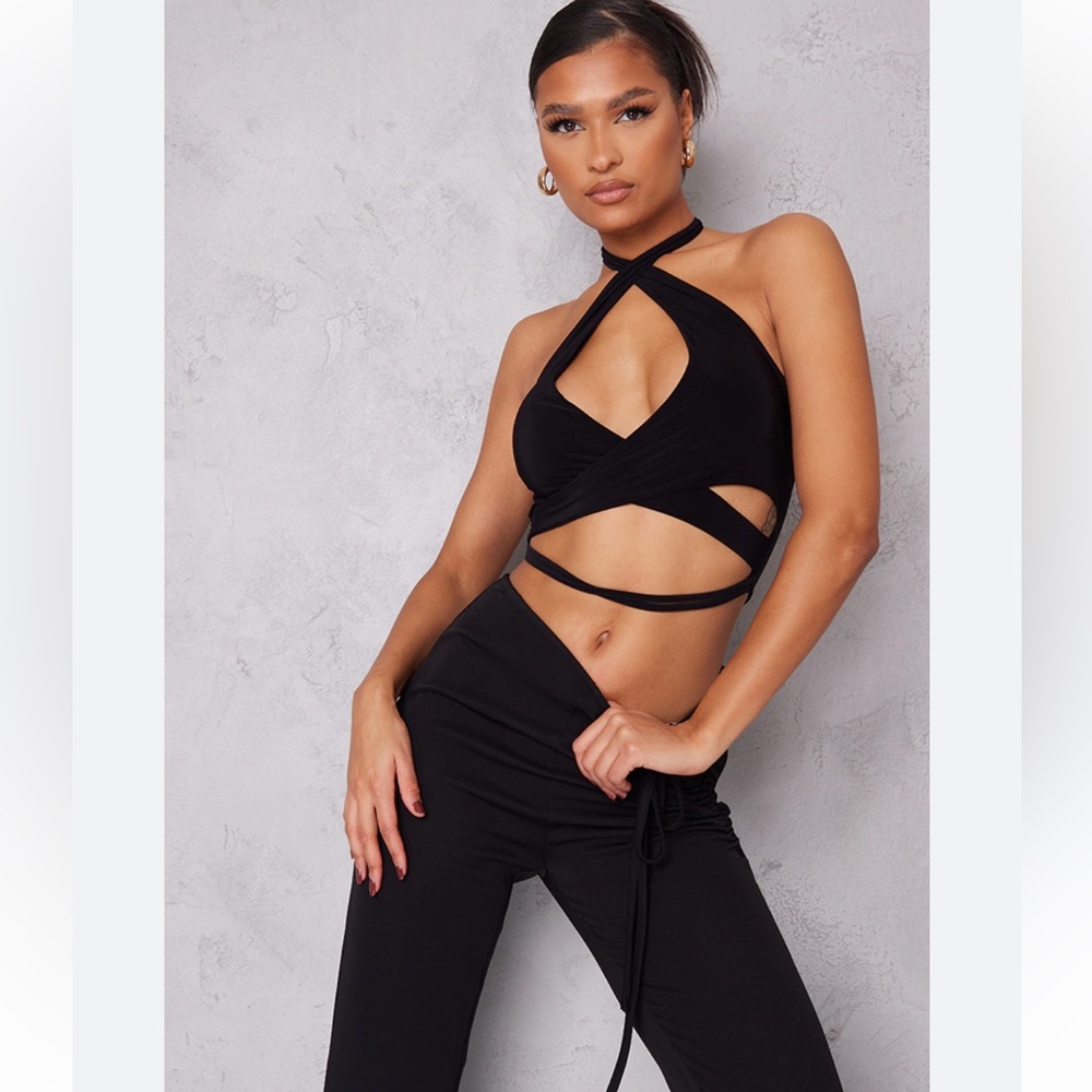 New With Tags FRNK Boutique Black Slinky Cross Over Halter Crop Top. Size‎ M